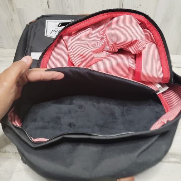 HERSCHEL SUPPLY POP QUIZ BACKPACK, BLACK & TAN - Picture 5 of 9